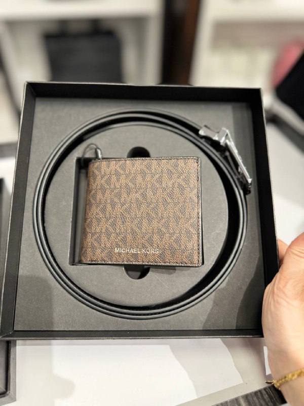 Cartera y cinturon mk.